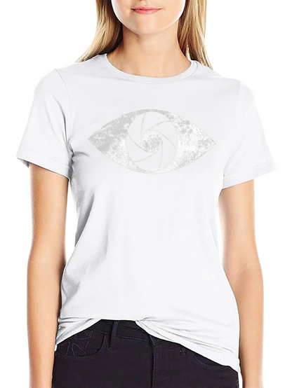 Aperture Eye Graphic Tee - Modern Style
